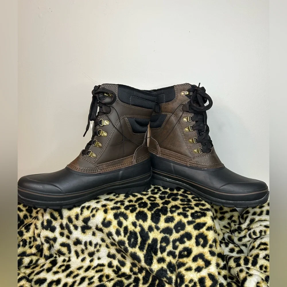 Khombu Kenny Men’s 10 Brown Black Insulated Winter Snow Boots NWT